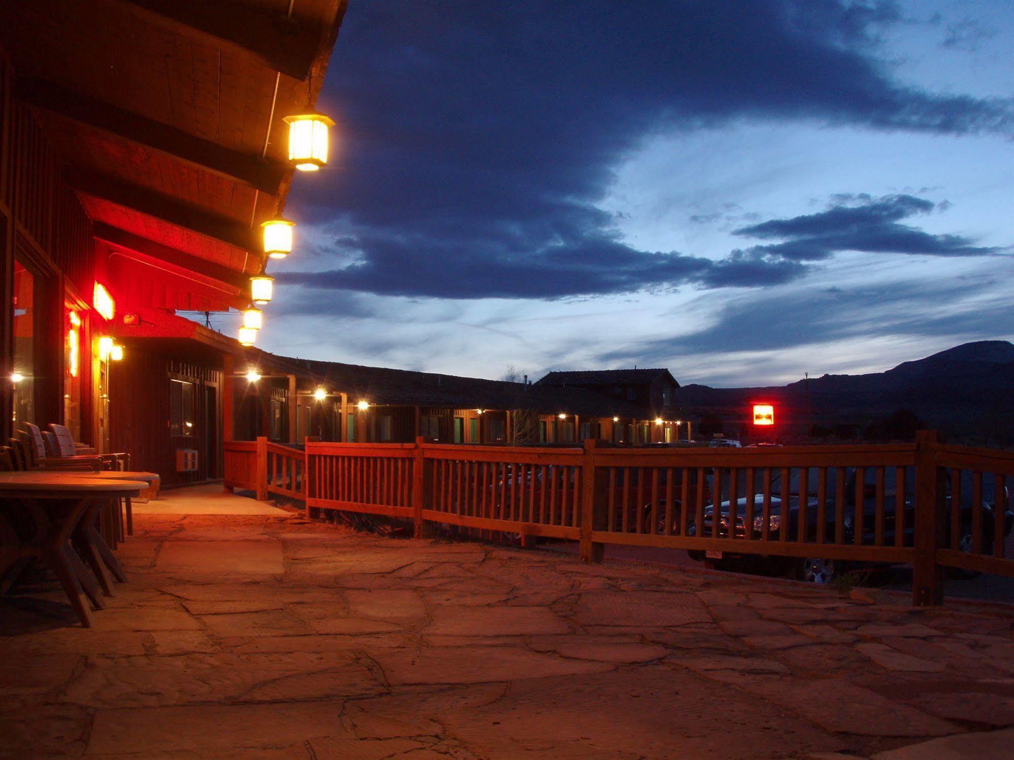 The Rim Rock Inn Torrey Extérieur photo